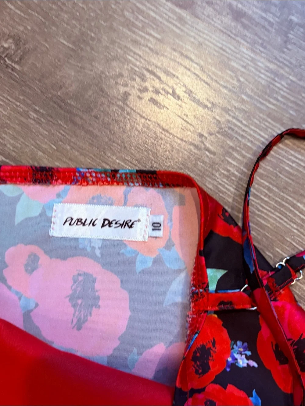 Public Desire bold red